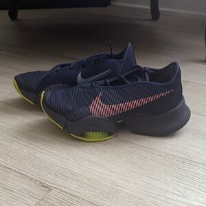 Nike Women’s Navy Blue and Pink Athletic Shoes